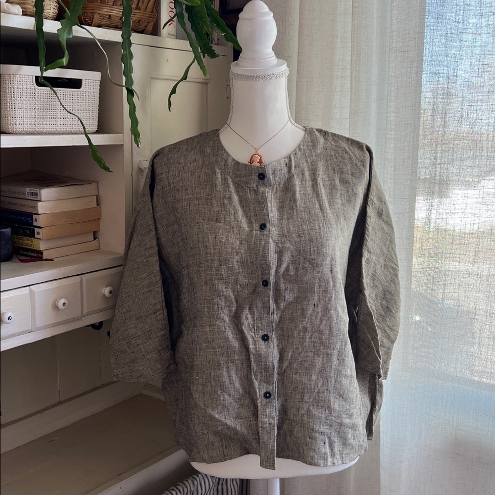 Linen ID tan and black heathered button down short sleeve blouse oversized small